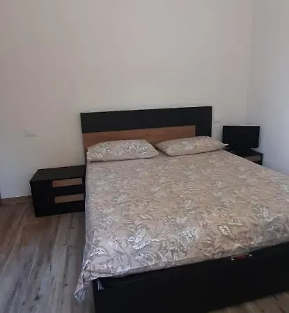 In Pandora's Box 5 Lands